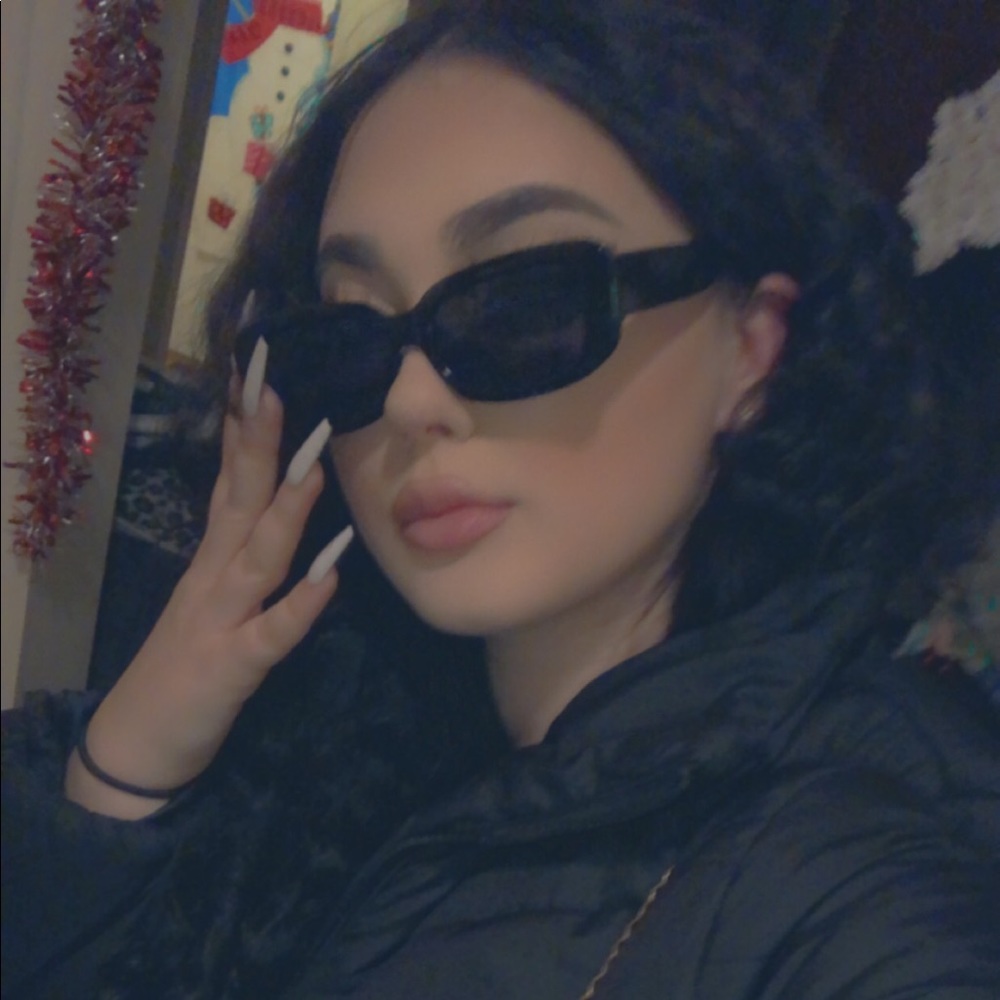 Meet your Posher, Victoria